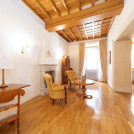 Πανσιόν Pantheon In 4*